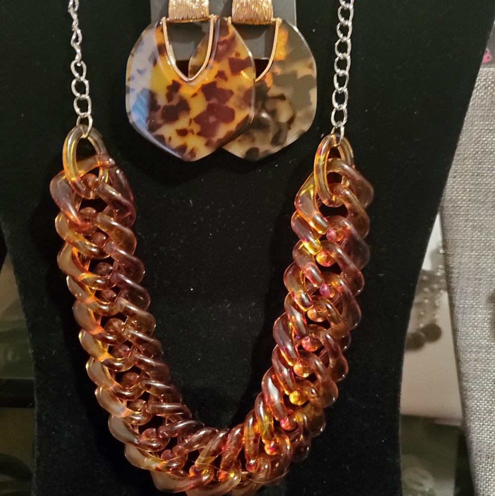 Necklace/Earrings set